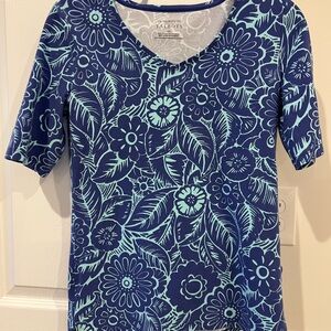 TALBOTS MISSES V NECK TEE - XS - WORN ONLY ONCE - LIKE NEW! EXCELLENT CONDITION
